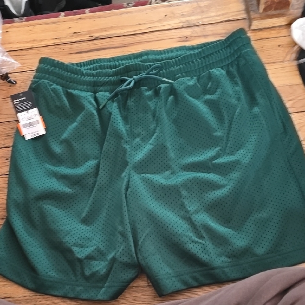 ❤️10/$13 New Green Men's Athletic Shorts